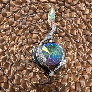 Women's Aurora Borealis Silvertone Pendant Marked MM‎ VTG